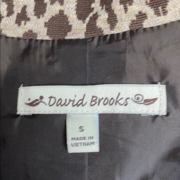 DAVID Brooks Animal Print Lightweight Knit Jacket - Picture 5 of 8